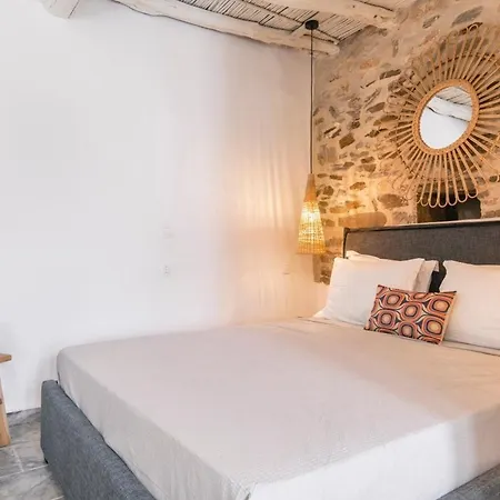 Heritage With Terrace In The Trendy Port Of * Naousa